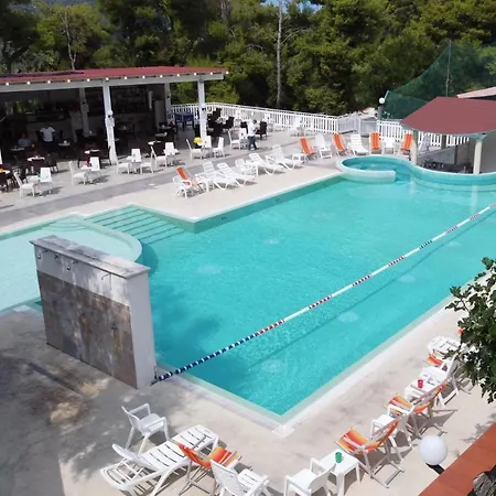 Parco vacanze Villaggio Elisena 3*